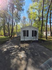 27 Leisure Way, Coventry, RI 02816