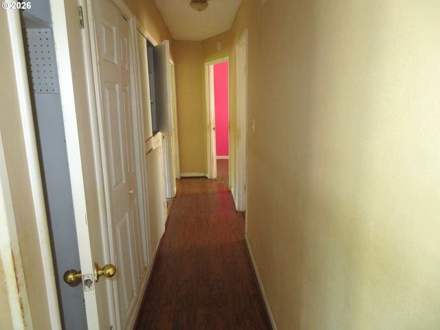 713 Se ENGLEWOOD Dr, Hillsboro, OR 97123