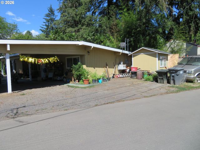 713 Se ENGLEWOOD Dr, Hillsboro, OR 97123