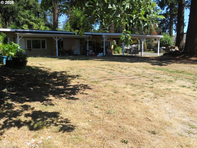 713 Se ENGLEWOOD Dr, Hillsboro, OR 97123