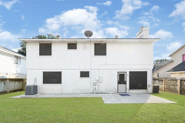 5538 Fairview Forest Drive, Houston, TX 77088