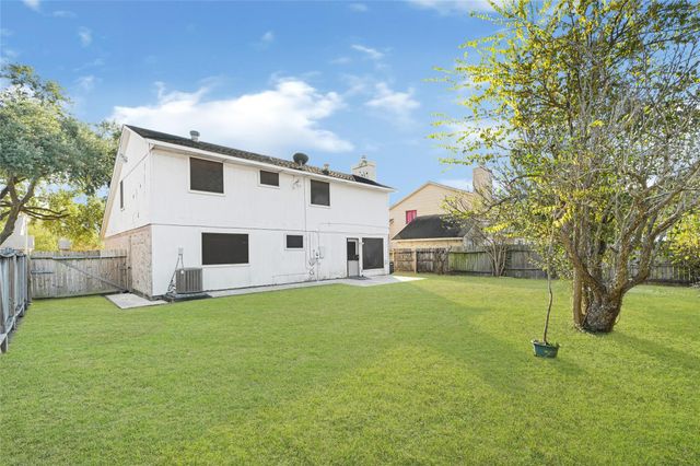 5538 Fairview Forest Drive, Houston, TX 77088