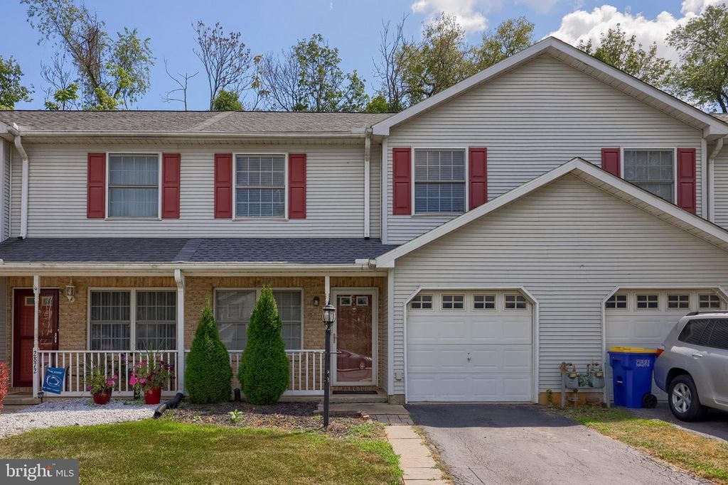 2878 ROBIN RD, York, PA 17404