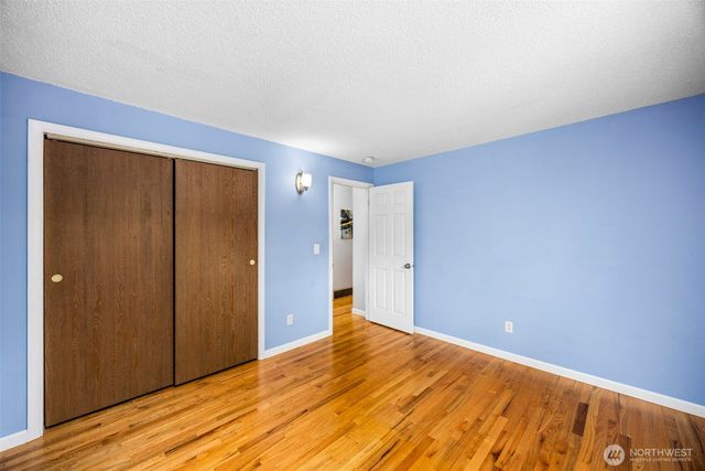 13717 NE 70th Place, Redmond, WA 98052