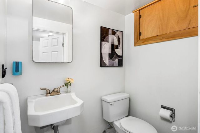 13717 NE 70th Place, Redmond, WA 98052