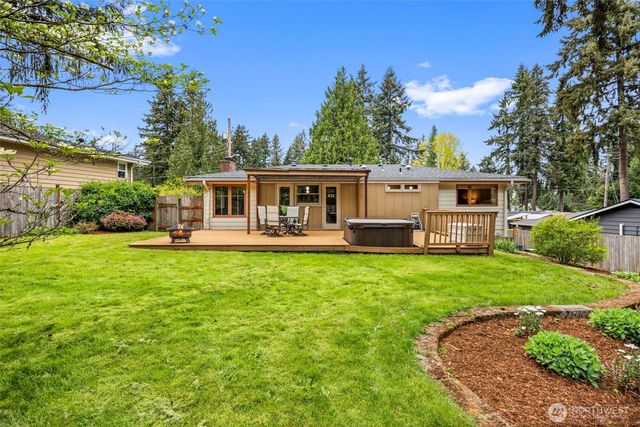 13717 NE 70th Place, Redmond, WA 98052