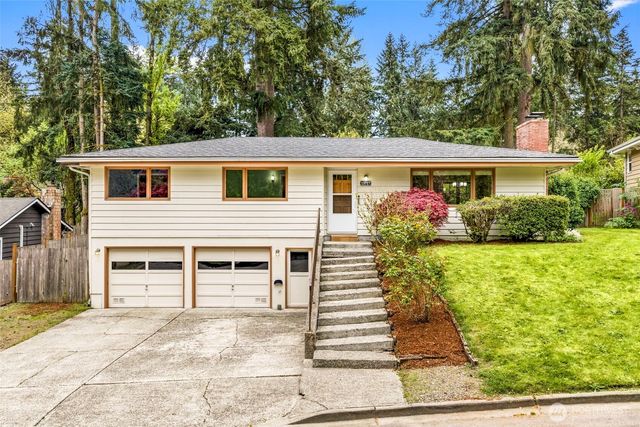 13717 NE 70th Place, Redmond, WA 98052