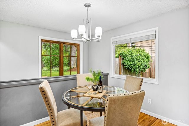 13717 NE 70th Place, Redmond, WA 98052
