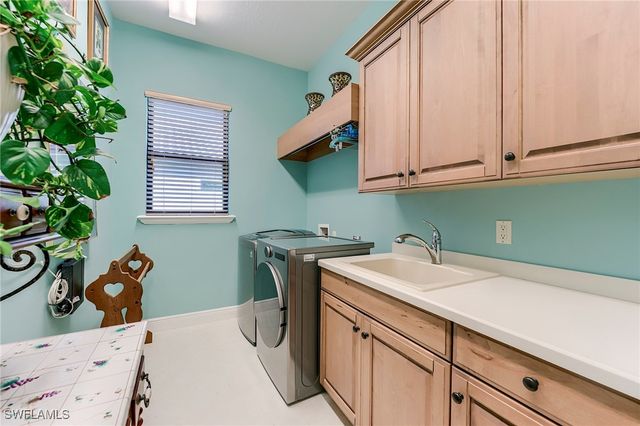 6891 Lakewood Isle DR, Fort Myers, FL 33908