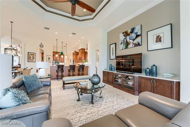 6891 Lakewood Isle DR, Fort Myers, FL 33908