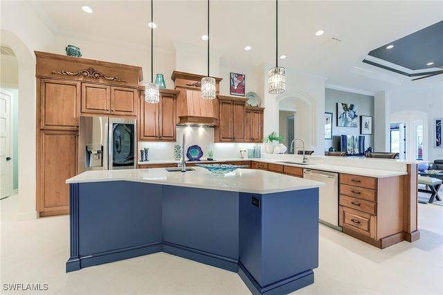 6891 Lakewood Isle DR, Fort Myers, FL 33908