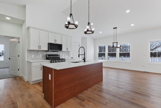 4823 Thompson Heights Drive, Adrian, MI 49221