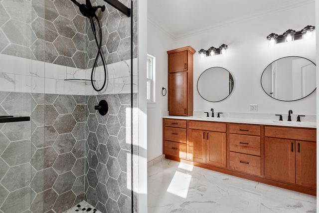 4823 Thompson Heights Drive, Adrian, MI 49221