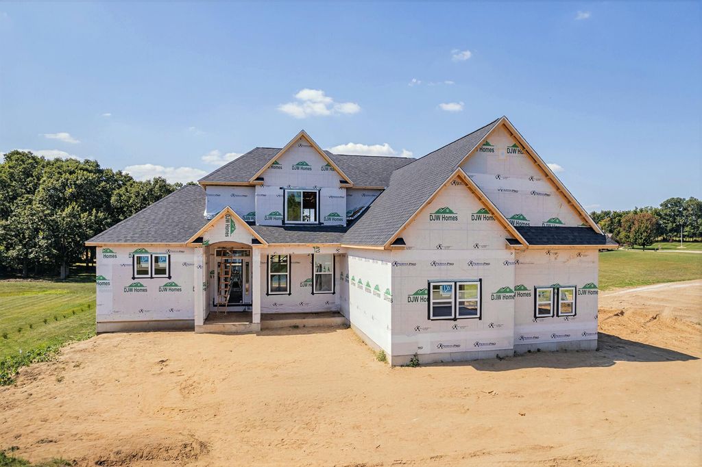 4823 Thompson Heights Drive, Adrian, MI 49221