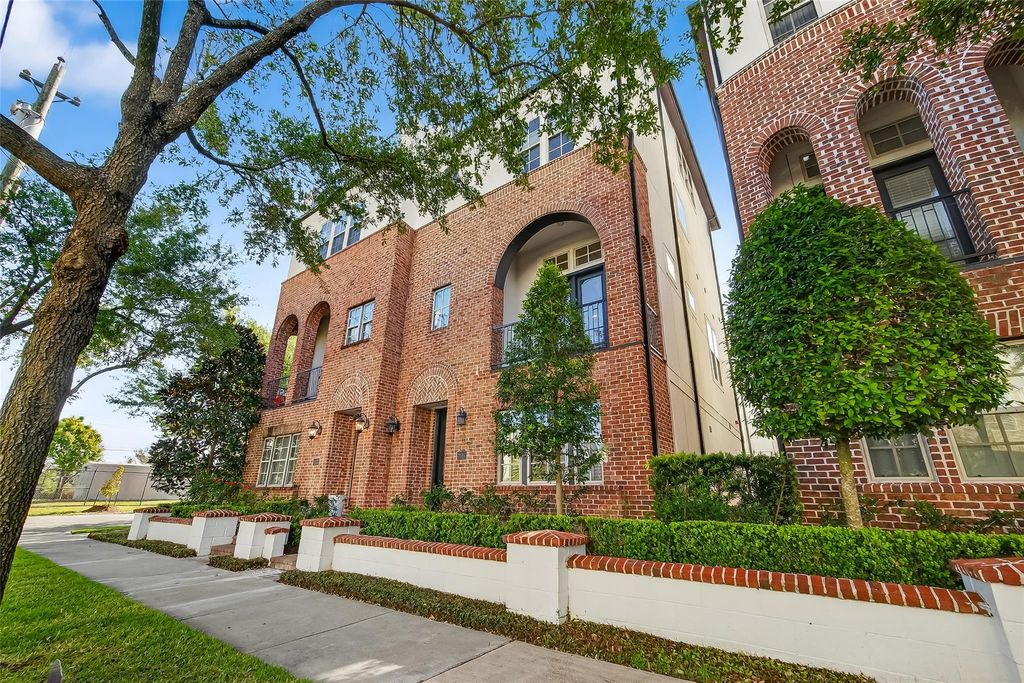 705 Delano Street, Houston, TX 77003