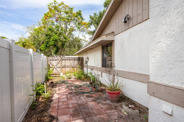 627 TIMBER BAY CIRCLE W, Oldsmar, FL 34677