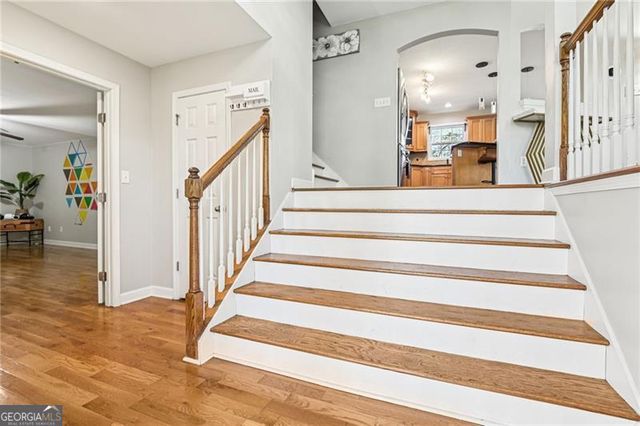 132 Hammond Drive, Canton, GA 30114