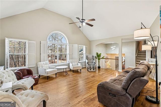 132 Hammond Drive, Canton, GA 30114