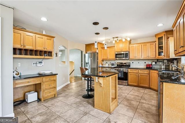 132 Hammond Drive, Canton, GA 30114