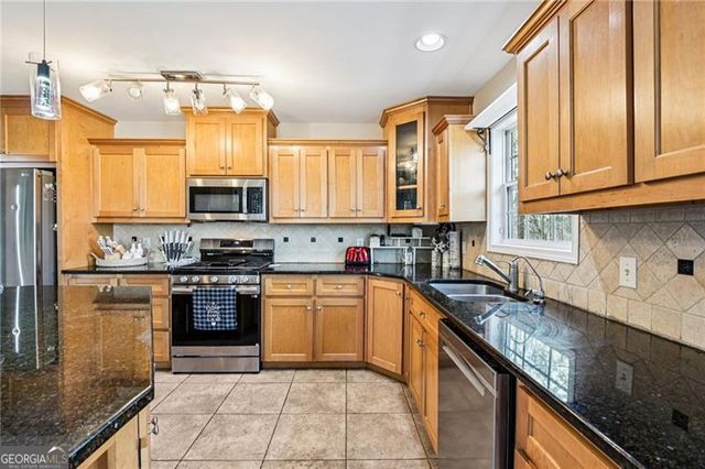 132 Hammond Drive, Canton, GA 30114