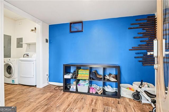 132 Hammond Drive, Canton, GA 30114