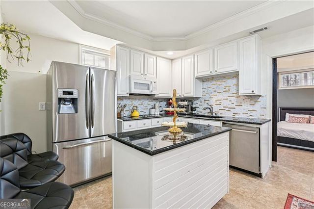 132 Hammond Drive, Canton, GA 30114