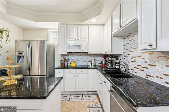 132 Hammond Drive, Canton, GA 30114