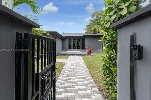 63 SW 31st Rd, Miami, FL 33129