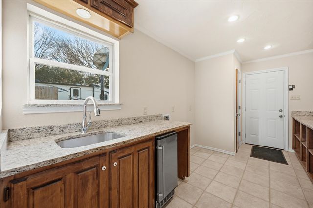 6208 Windsong Drive, Arlington, TX 76001