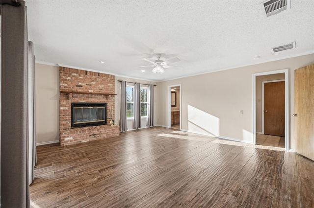 6208 Windsong Drive, Arlington, TX 76001