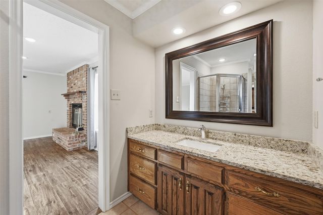 6208 Windsong Drive, Arlington, TX 76001