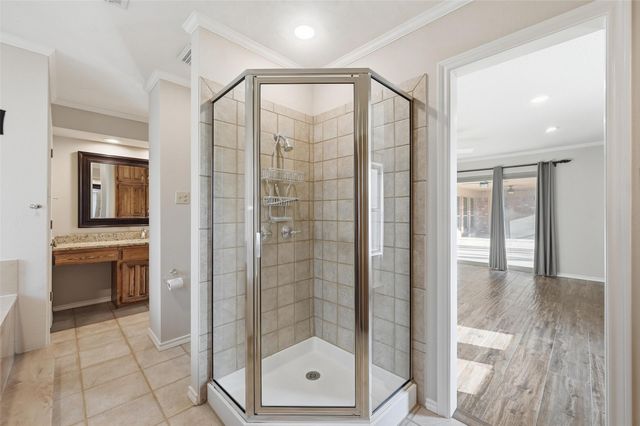 6208 Windsong Drive, Arlington, TX 76001