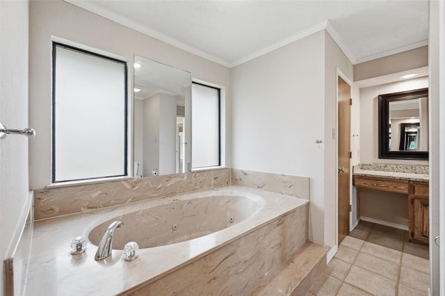 6208 Windsong Drive, Arlington, TX 76001