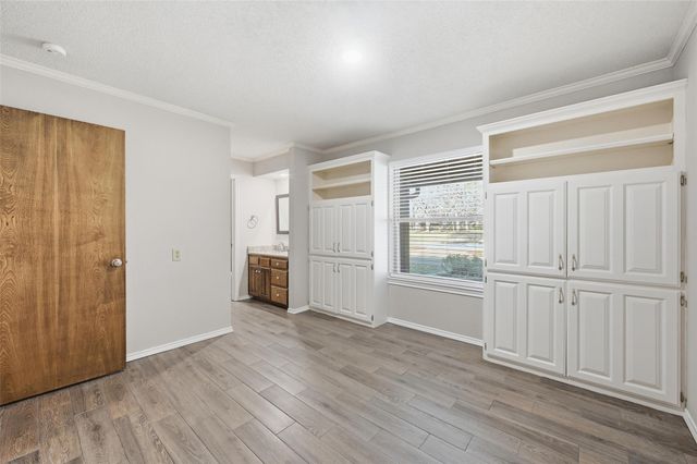 6208 Windsong Drive, Arlington, TX 76001