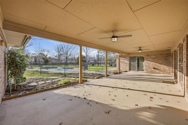 6208 Windsong Drive, Arlington, TX 76001