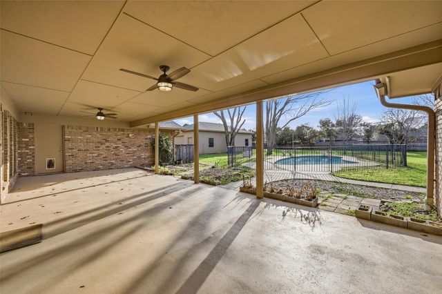 6208 Windsong Drive, Arlington, TX 76001