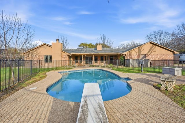 6208 Windsong Drive, Arlington, TX 76001
