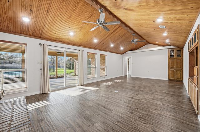 6208 Windsong Drive, Arlington, TX 76001