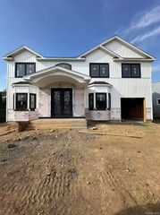 9 Gary Road, Syosset, NY 11791