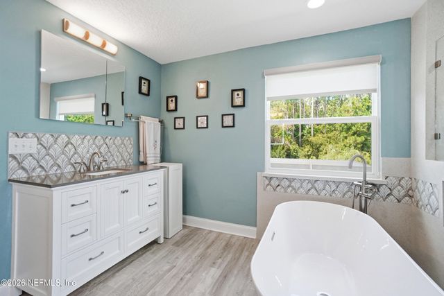 605 FORT WILLIAM Drive, St. Johns, FL 32259