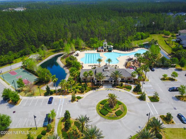605 FORT WILLIAM Drive, St. Johns, FL 32259