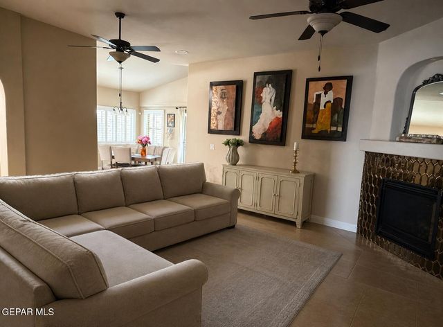 4224 Camelot Heights Drive, El Paso, TX 79912