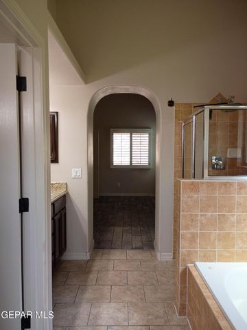 4224 Camelot Heights Drive, El Paso, TX 79912