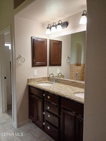 4224 Camelot Heights Drive, El Paso, TX 79912