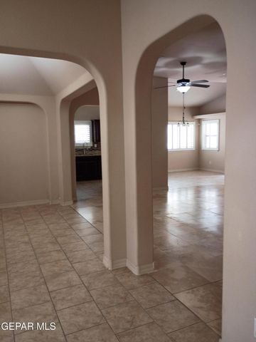 4224 Camelot Heights Drive, El Paso, TX 79912