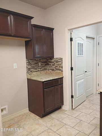 4224 Camelot Heights Drive, El Paso, TX 79912