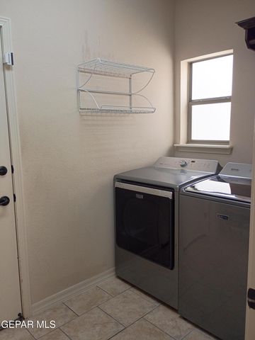 4224 Camelot Heights Drive, El Paso, TX 79912