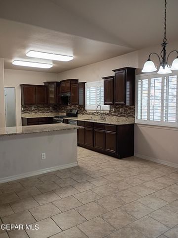 4224 Camelot Heights Drive, El Paso, TX 79912