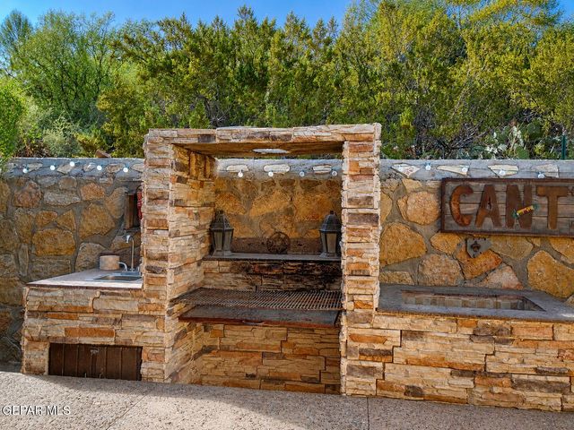 4224 Camelot Heights Drive, El Paso, TX 79912