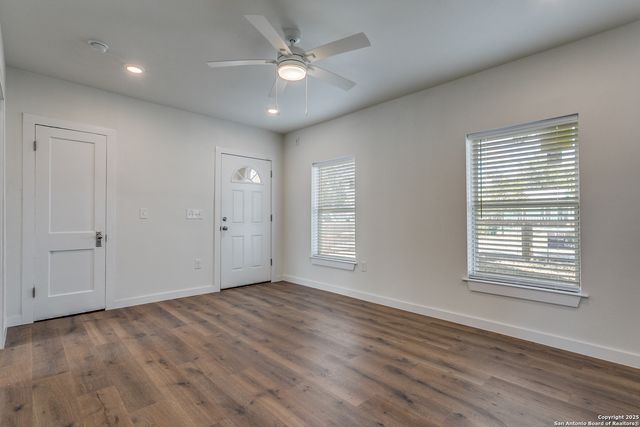 920 McIlvaine, San Antonio, TX 78201